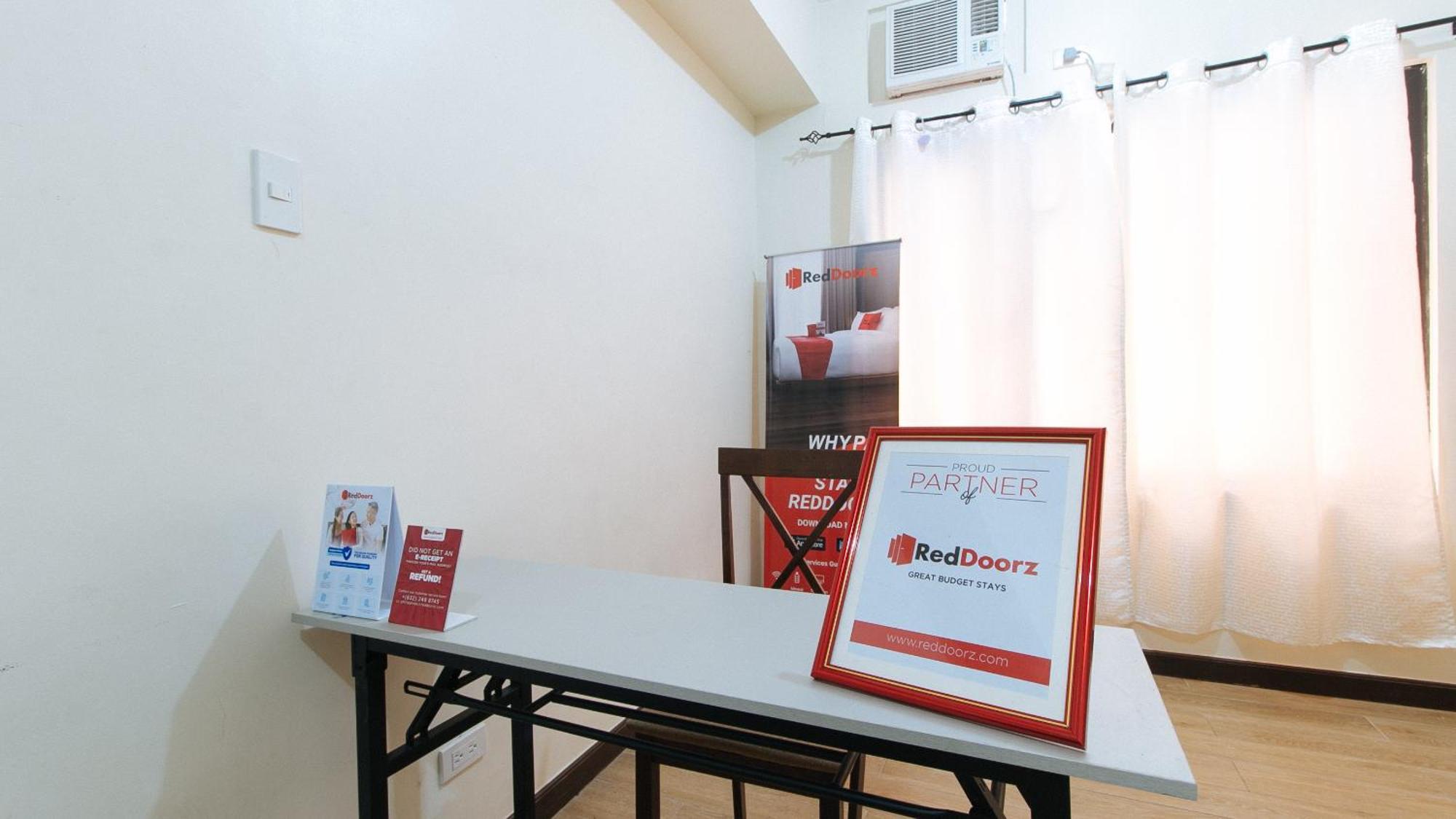 Reddoorz At Sta Cruz Naga City Eksteriør bilde